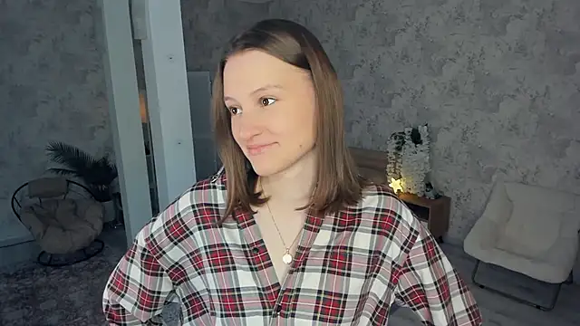 Snapshot of LianneBynon chatting on February 21, 2026, 8:27 am LianneBynon online show from February 21, 2026, 8:27 am