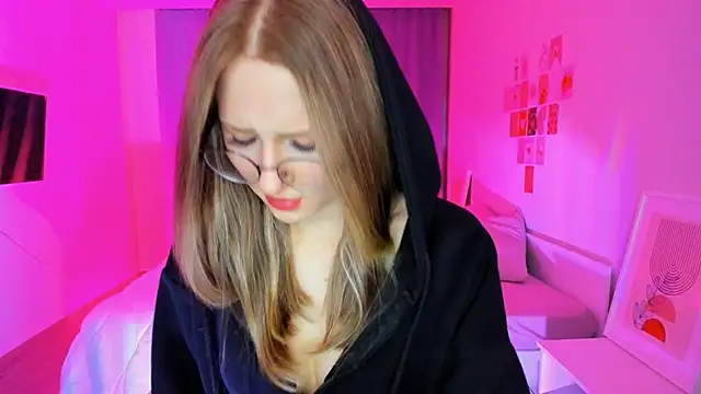 Snapshot of Vega_Taylor chatting on March 3, 2026, 3:46 am Vega Taylor online show from March 3, 2026, 3:46 am