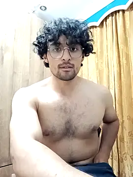 Snapshot of Apolo_Men chatting on February 11, 2026, 4:45 am Apolo Men online show from February 11, 2026, 4:45 am