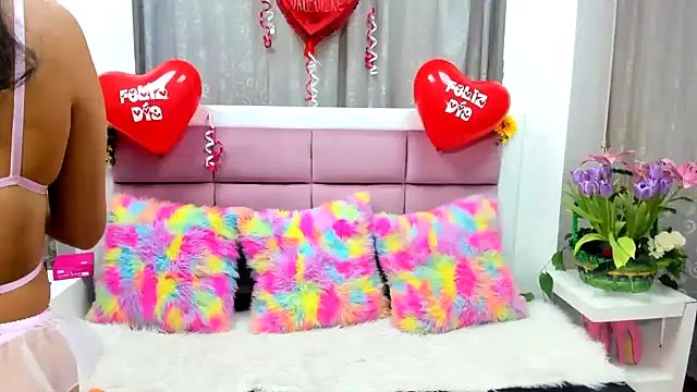 Snapshot of Keiry_Paloma chatting on February 13, 2026, 1:55 pm Keiry Paloma online show from February 13, 2026, 1:55 pm