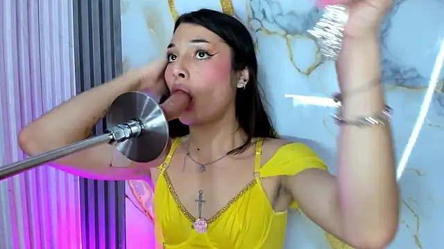 Snapshot of mlucreciasucker303av chatting on February 2, 2026, 7:24 pm mlucreciasucker303av online show from February 2, 2026, 7:24 pm