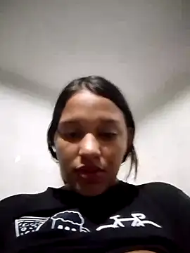 Snapshot of Yulianafox chatting on February 13, 2026, 5:51 am Yulianafox online show from February 13, 2026, 5:51 am