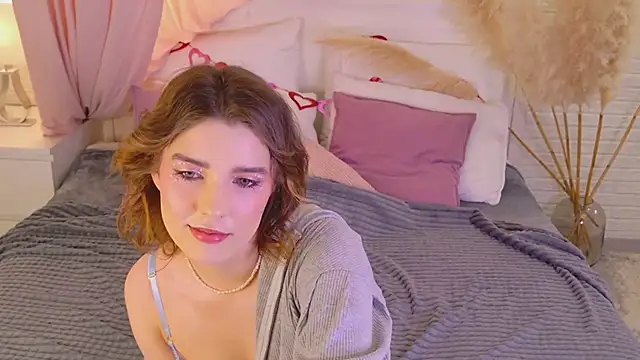 Snapshot of mmm__yes chatting on February 12, 2026, 1:55 pm mmm yes online show from February 12, 2026, 1:55 pm