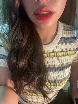 Snapshot of QuynhAnh_2k1 chatting on February 11, 2026, 8:03 am QuynhAnh 2k1 online show from February 11, 2026, 8:03 am