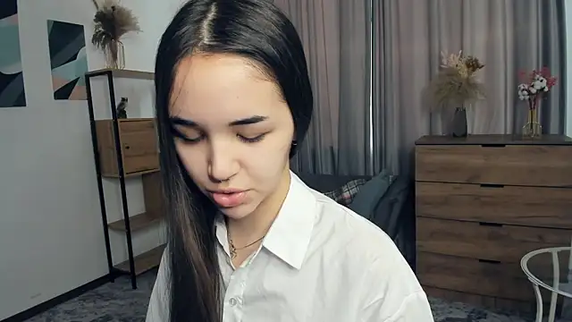 AvantgardAlone online show from February 11, 2026, 9:31 am