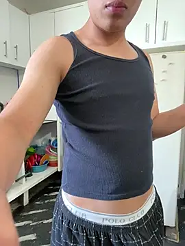 martinwev98 online show from June 1, 2026, 7:02 pm