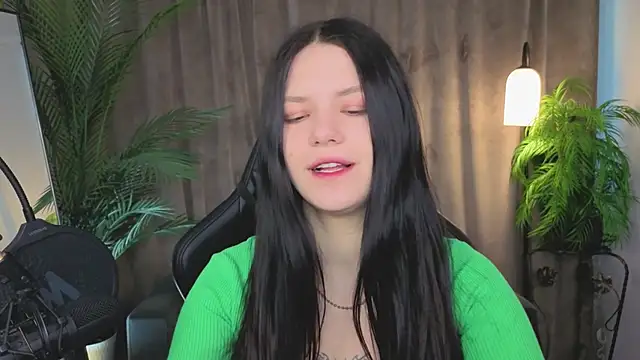 Snapshot of Maria_trend chatting on February 15, 2026, 3:11 pm Maria trend online show from February 15, 2026, 3:11 pm