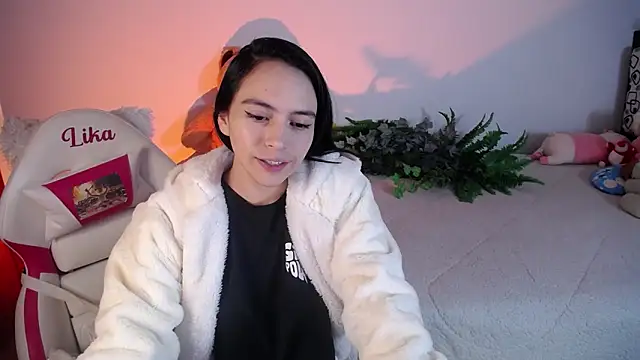 Snapshot of lika_little0 chatting on February 24, 2026, 10:54 pm lika little0 online show from February 24, 2026, 10:54 pm