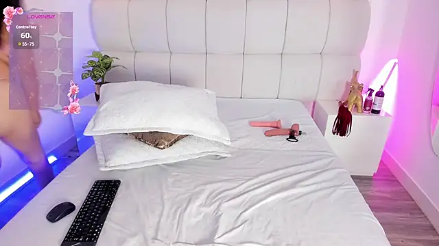 Snapshot of Dakota_Hills chatting on February 19, 2026, 7:22 pm Dakota Hills online show from February 19, 2026, 7:22 pm