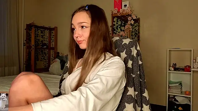 HoneyComfy online show from February 17, 2026, 11:18 am