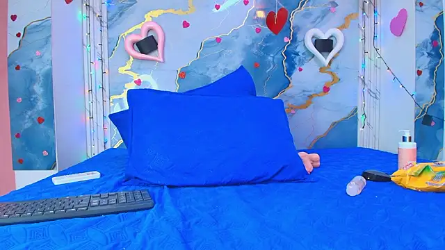 Snapshot of crystal_love08 chatting on February 25, 2026, 7:14 pm crystal love08 online show from February 25, 2026, 7:14 pm