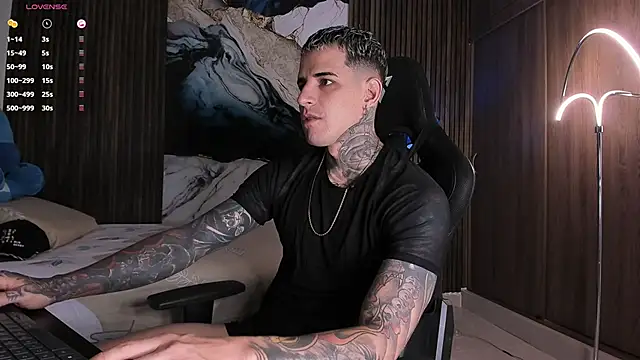 Snapshot of trisstann_ chatting on February 22, 2026, 5:25 pm trisstann online show from February 22, 2026, 5:25 pm