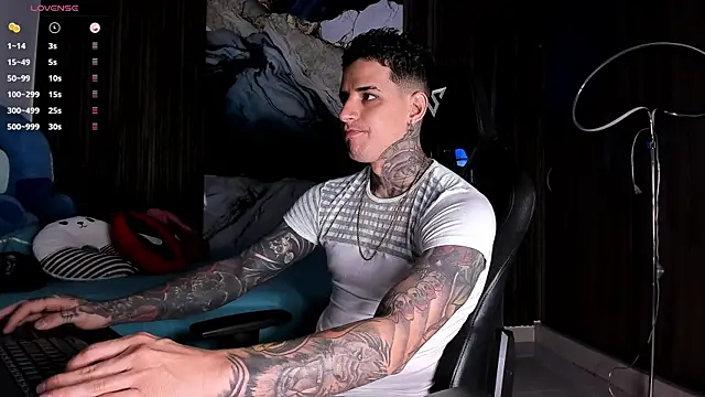 trisstann  online show from April 14, 2026, 4:23 pm