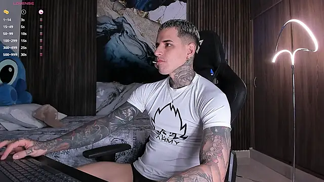 Snapshot of trisstann_ chatting on February 3, 2026, 9:20 pm trisstann online show from February 3, 2026, 9:20 pm