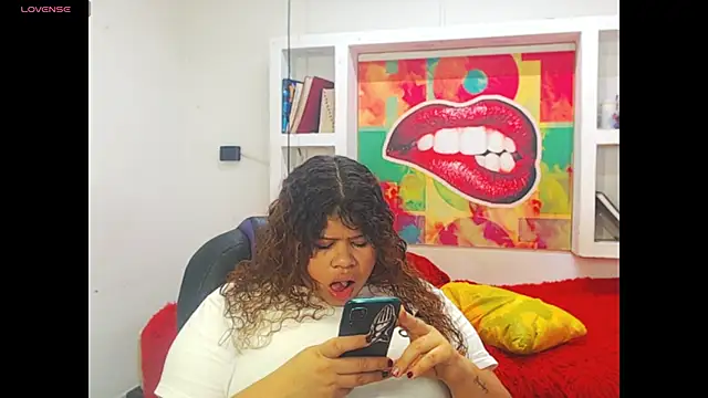 Snapshot of Cloe_r chatting on February 14, 2026, 8:53 pm Cloe r online show from February 14, 2026, 8:53 pm