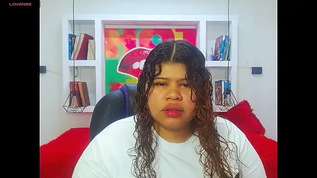 Snapshot of Cloe_r chatting on February 7, 2026, 7:55 pm Cloe r online show from February 7, 2026, 7:55 pm