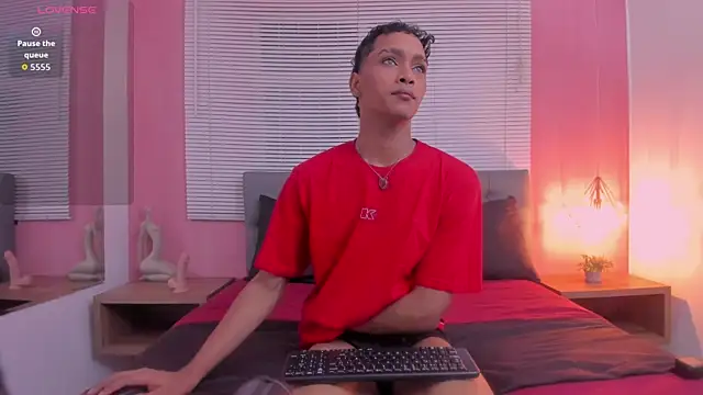 drako18  online show from April 7, 2026, 3:41 am