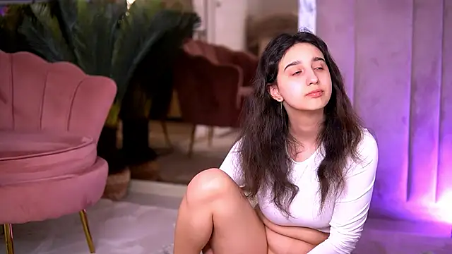 JullyFox online show from March 20, 2026, 1:56 pm