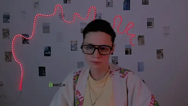 Snapshot of emi_fade chatting on February 5, 2026, 1:51 pm emi fade online show from February 5, 2026, 1:51 pm