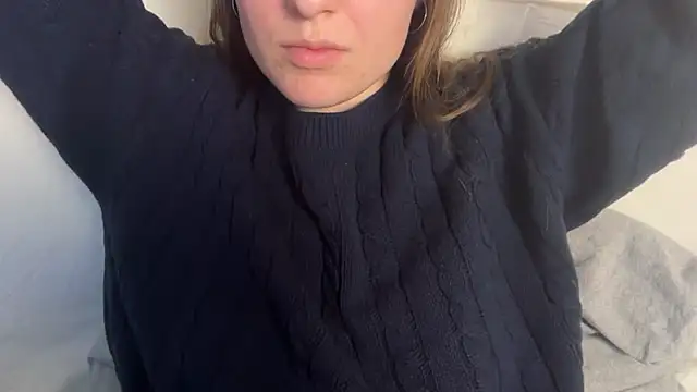 Lucyschickt online show from May 8, 2026, 6:56 pm