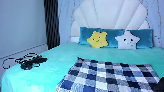 Lia Nova online show from March 28, 2026, 8:32 pm