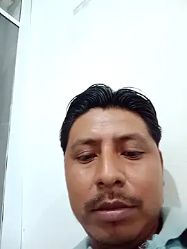 Snapshot of elburrotio chatting on May 18, 2026, 4:23 pm elburrotio online show from May 18, 2026, 4:23 pm