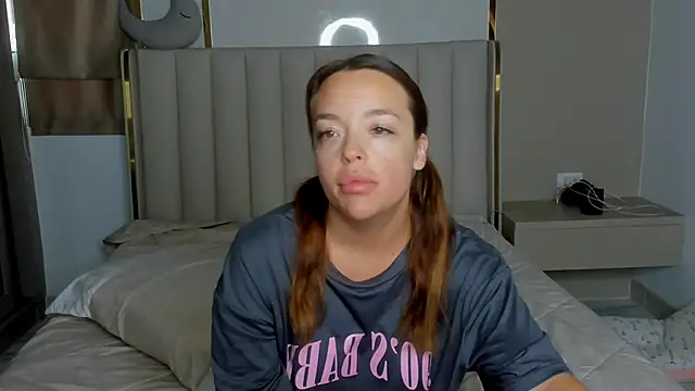 stellaa quenn online show from April 10, 2026, 12:06 am