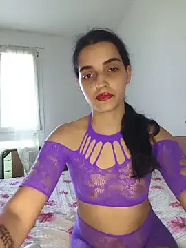 SoniaMoonnnnn online show from May 20, 2026, 3:42 pm