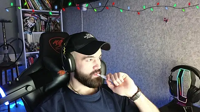 Snapshot of _Mostly_ chatting on February 18, 2026, 4:43 am Mostly online show from February 18, 2026, 4:43 am