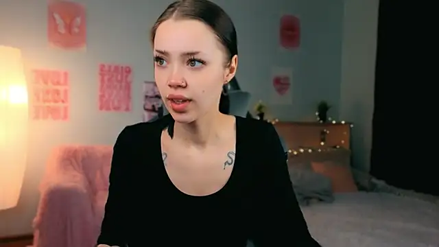 Snapshot of Vexnexe chatting on February 13, 2026, 6:52 pm Vexnexe online show from February 13, 2026, 6:52 pm