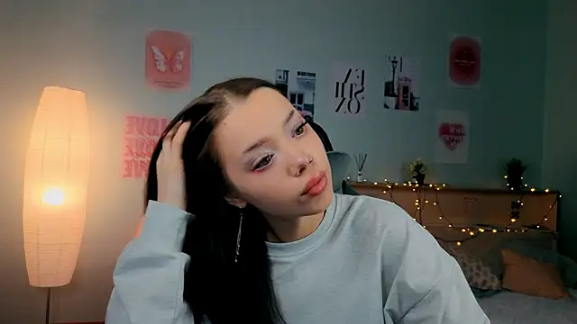 Snapshot of Vexnexe chatting on February 1, 2026, 4:44 am Vexnexe online show from February 1, 2026, 4:44 am