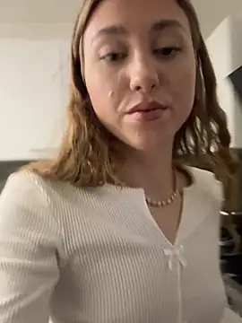 romyxxs online show from March 9, 2026, 7:06 pm