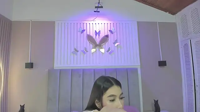  Kailythompson online show from July 5, 2026, 8:05 pm