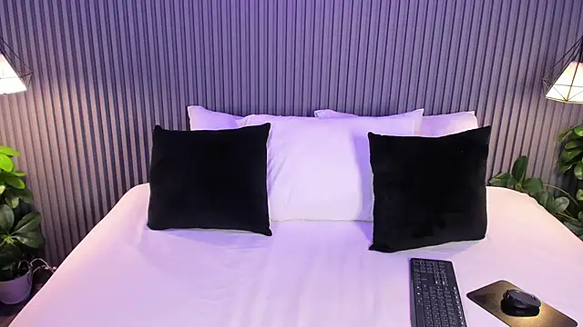 Yalezka  online show from March 29, 2026, 4:58 am