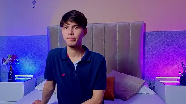 Snapshot of Derek_Sinn chatting on February 26, 2026, 8:20 pm Derek Sinn online show from February 26, 2026, 8:20 pm