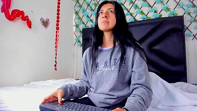 Snapshot of EmmaWilliamss4 chatting on February 19, 2026, 3:09 pm EmmaWilliamss4 online show from February 19, 2026, 3:09 pm