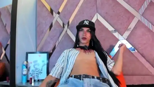 MeghanQueen   online show from May 11, 2026, 3:52 am