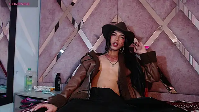 Snapshot of MeghanQueen__ chatting on February 25, 2026, 5:18 am MeghanQueen online show from February 25, 2026, 5:18 am