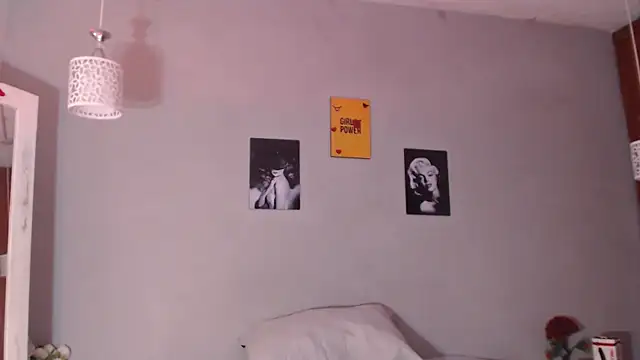 arianna rossi11 online show from April 8, 2026, 12:17 pm