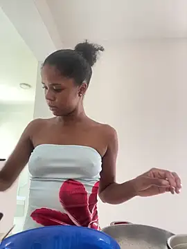 LIA PARKERR online show from February 28, 2026, 4:06 pm