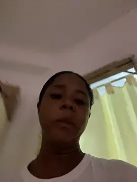 LIA PARKERR online show from April 5, 2026, 12:39 am