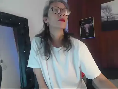 Snapshot of laurasofia45 chatting on February 19, 2026, 7:38 am laurasofia45 online show from February 19, 2026, 7:38 am