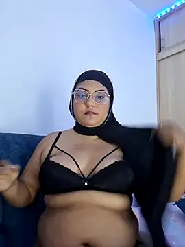 Snapshot of Amira-sultan chatting on February 23, 2026, 9:04 pm Amira-sultan online show from February 23, 2026, 9:04 pm