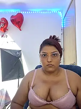 Snapshot of Amira-sultan chatting on February 17, 2026, 3:31 pm Amira-sultan online show from February 17, 2026, 3:31 pm