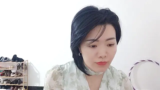 Nikishine online show from April 16, 2026, 3:29 am