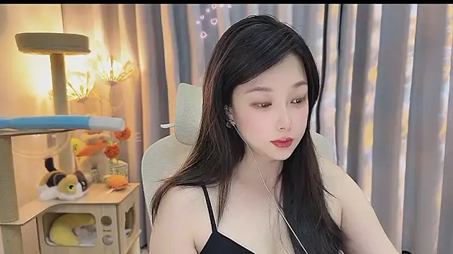 Yumi yuni online show from June 1, 2026, 1:22 pm