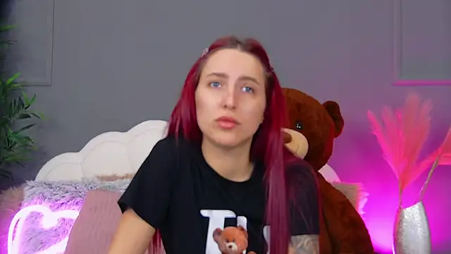 CrystalRedd online show from April 6, 2026, 4:30 am