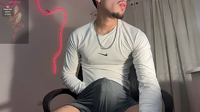 rafael stone11 online show from April 12, 2026, 1:42 am