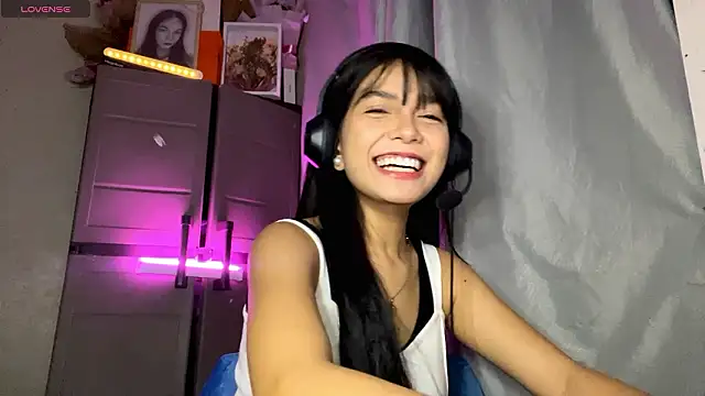 ConstancePorrini online show from March 1, 2026, 1:00 pm