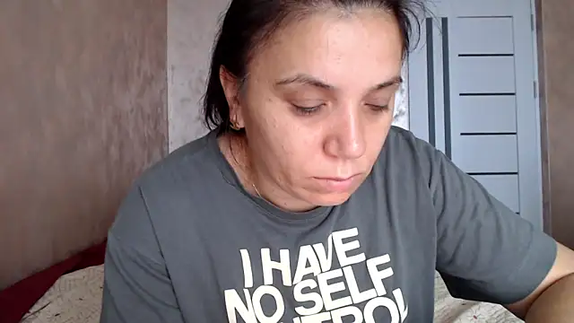 Snapshot of LorraGrey chatting on June 15, 2026, 6:24 am LorraGrey online show from June 15, 2026, 6:24 am